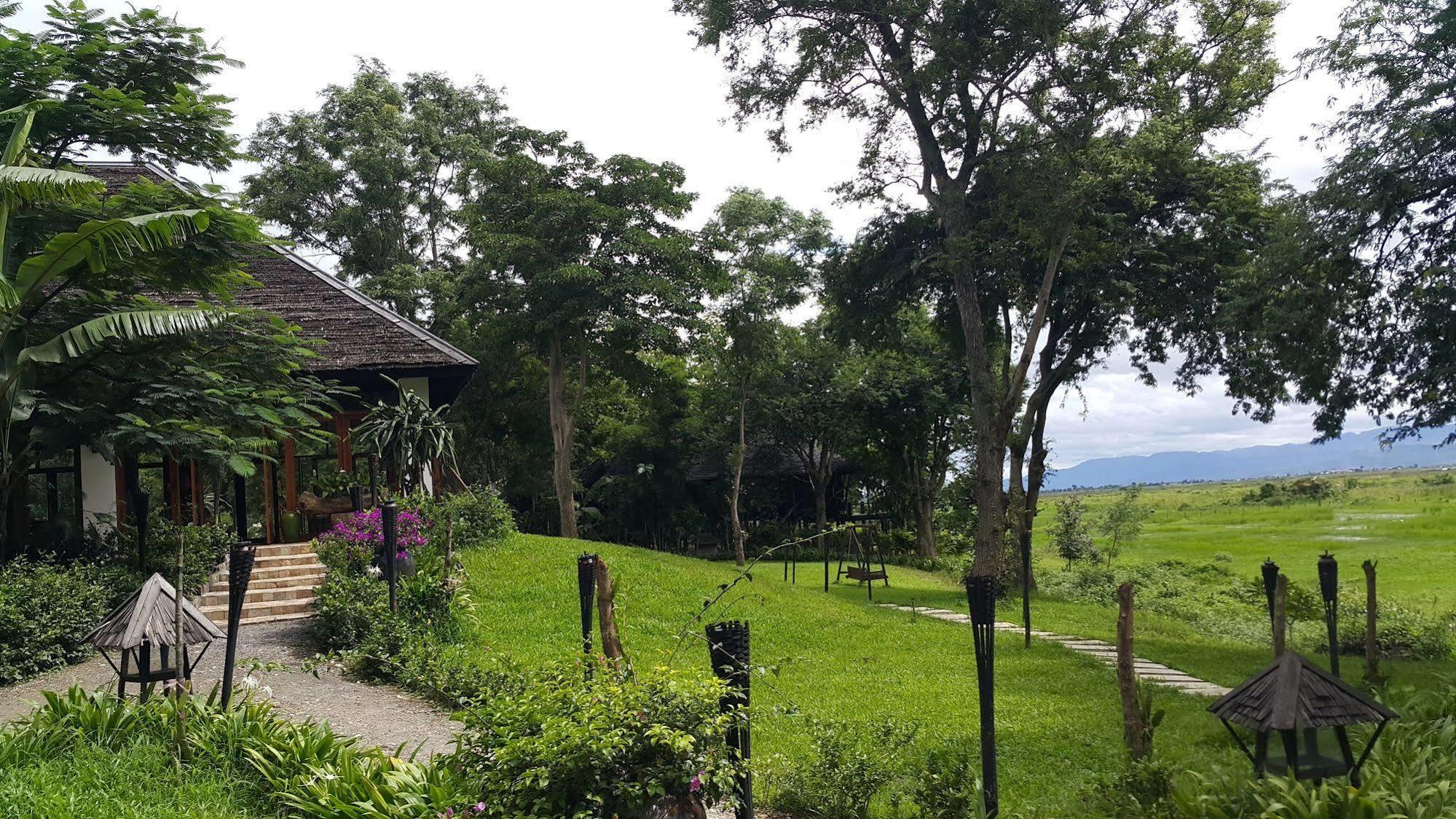 Villa Inle Boutique Resort Nyaungshwe Township Exterior photo