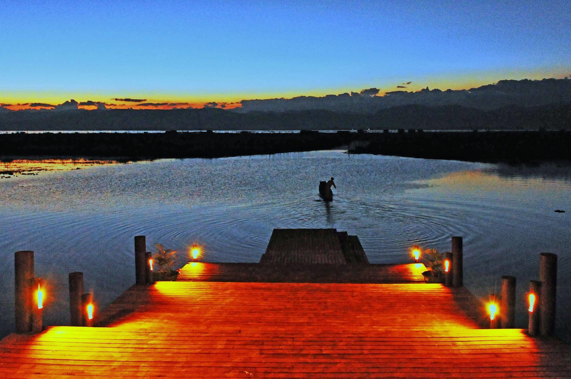 Villa Inle Boutique Resort Nyaungshwe Township Exterior photo