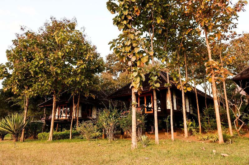Villa Inle Boutique Resort Nyaungshwe Township Exterior photo